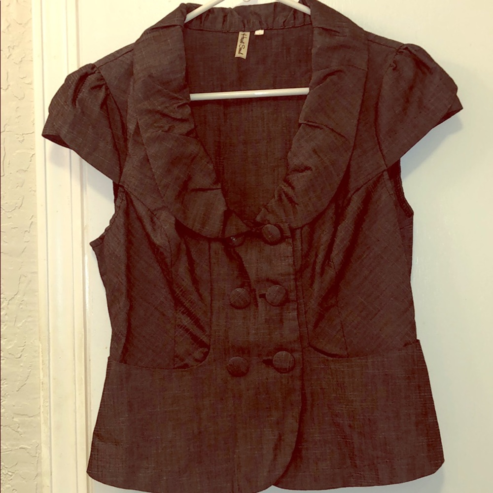 Gray vest with cap sleeves